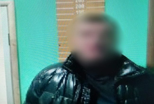 Чоловік побив 32-річну жінку, яка поверталась з роботи додому