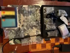 Вилучені речі у сумчанки