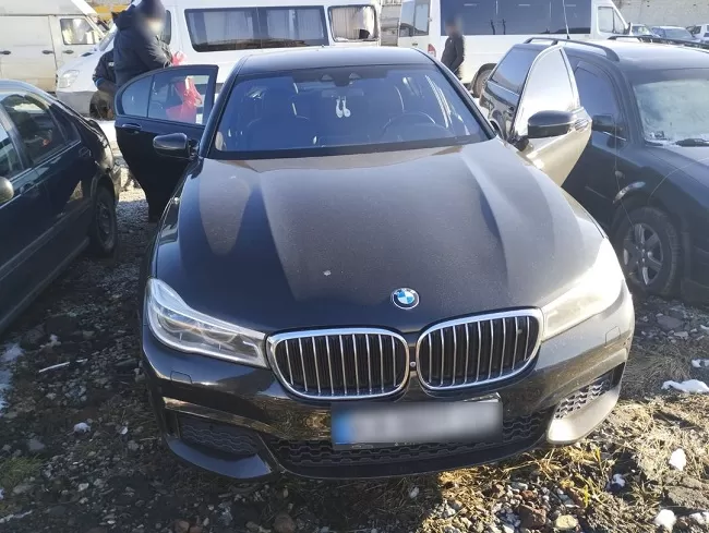 Автомобіль