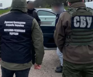 Слідчі та СБУ затримали злочинців, що незаконно перевозили уклоністів через кордон