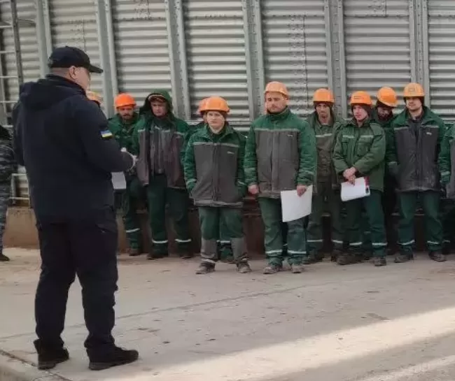 ДСНС нагадали аграріям як поводитися з вибухівкою