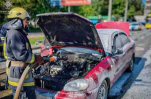 У Сумах горів автомобіль