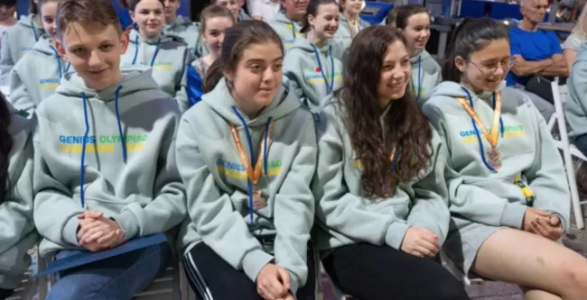 Школярка із Сум отримала почесну відзнаку Всесвітньої олімпіади геніїв