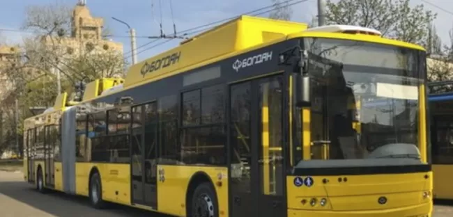 У Сумах додали автобуси й тролейбуси на маршрути у місті