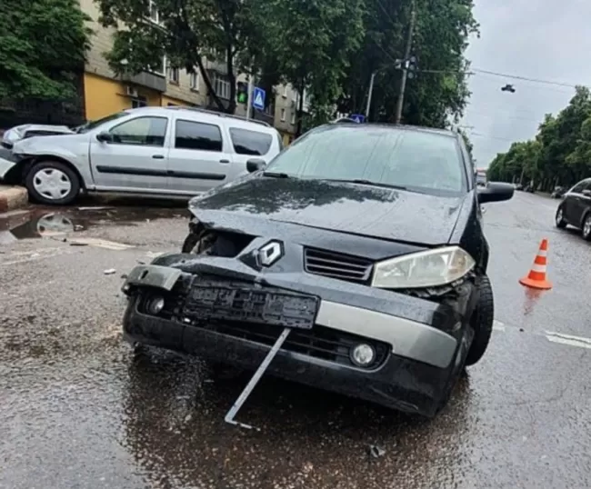 В Сумах сталася ДТП на вулиці Тараса Шевченка
