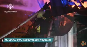 Дві пожежі в Сумах виникли після влучання блискавок під час нічної негоди