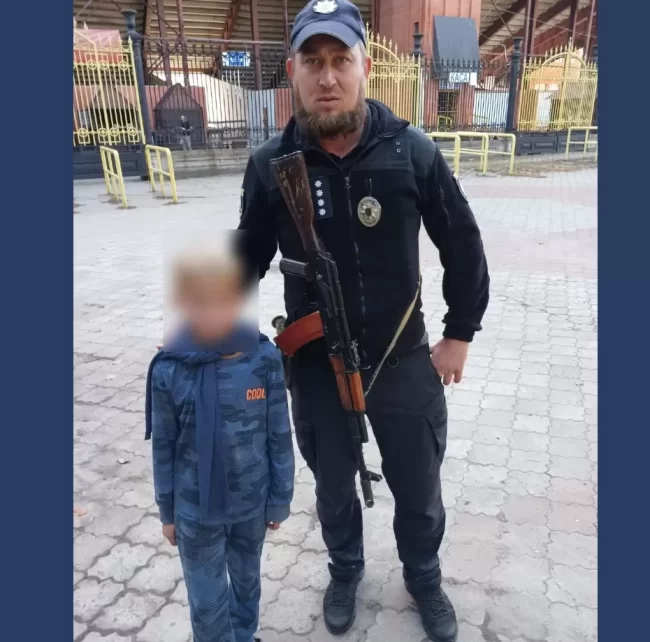 В Сумах правоохоронці повернули додому 9 річного хлопця, який втік з дому після сварки з батьками