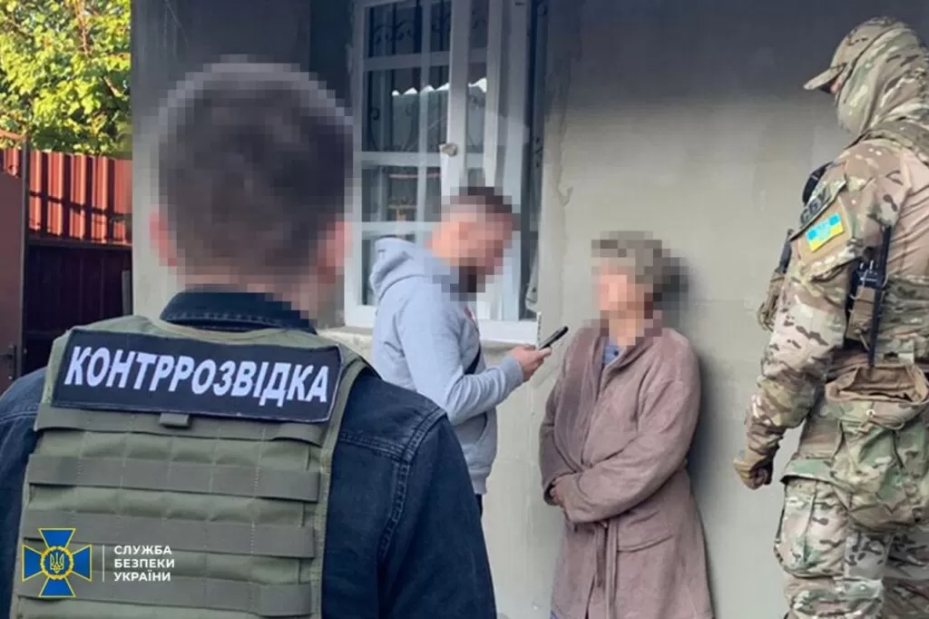 СБУ в Сумах затримало корегувальницю вогню, яка допомагала рашистам атакувати місто "шахедами" 7 вересня