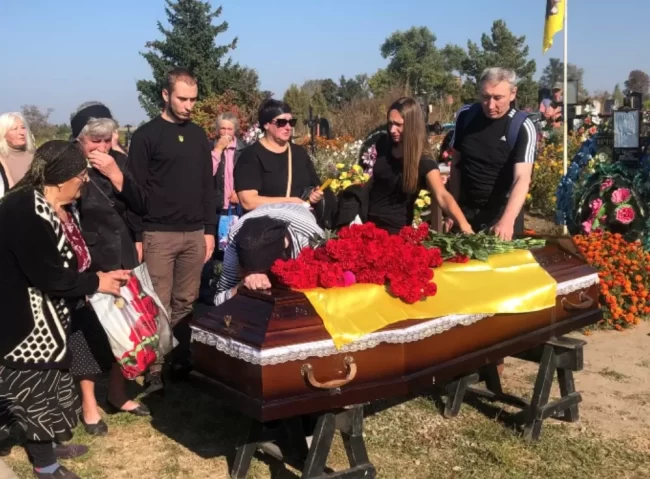 Повернувся додому на щиті: на Сумщині поховали загиблого захисника