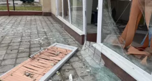 В Сумах продовжують ліквідацію наслідків нічної атаки БПЛА