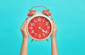 Коли в Україні відбудеться перехід на зимовий час у 2023 році