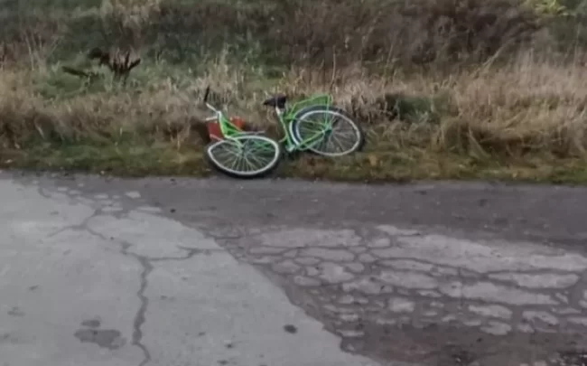 На Сумщині водій, скоївши наїзд на велосипедистку, зник з місця ДТП
