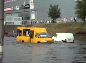 Департамент фінансів сумісно з КП «Шляхрембуд» хочуть витратити 995 млн.грн на "ливнівки", але отримати їх від корейців