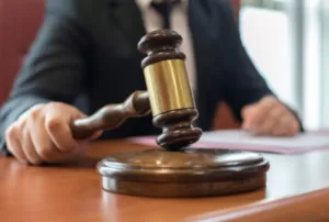 На Сумщині судитимуть шахраїв, які ошукали понад 100 українців