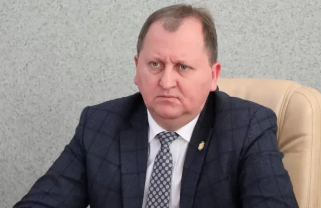 Меру Сум подовжили строк відсторонення від посади до 8 лютого 2024 року