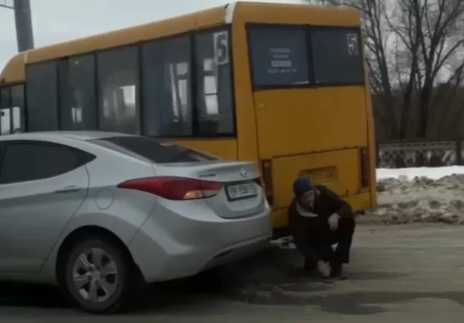 В Сумах на Харківському мосту сталася ДТП за участю маршрутки