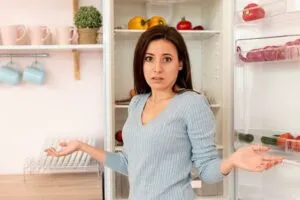 Неприємний запах із холодильника