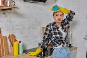 Чим відмити плиту