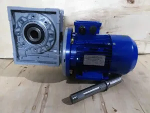 Для яких сфер виробництва застосовується мотор-редуктори NMRV-90