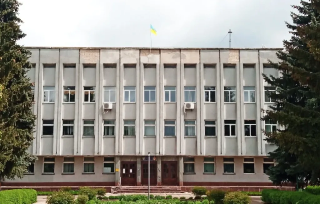 Рашисти спрямували шахеди на Середино-Будську міську раду