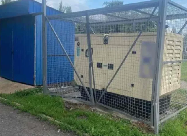 Чергова ДТП в Сумах: водій ВАЗ намагався протаранить трансформатор