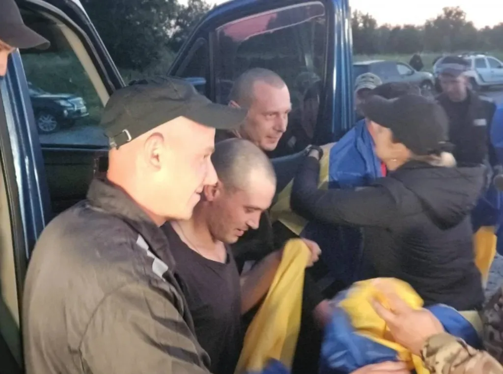 Вчора Україні вдалося повернути додому 90 полонених українців