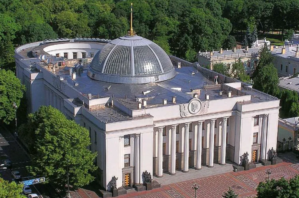 Парламент України знову продовжив воєнний стан та мобілізацію