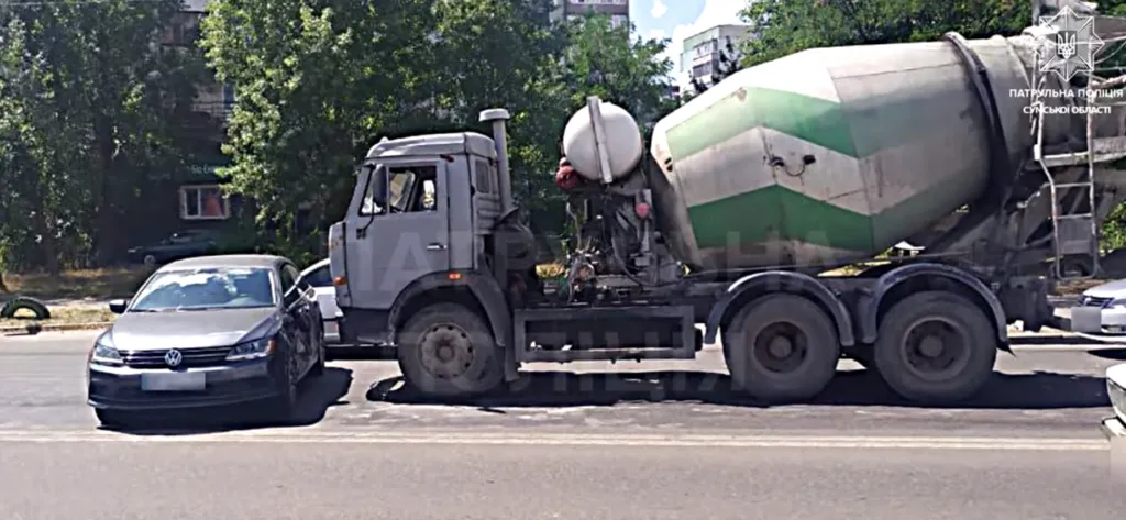Вчора в Сумах сталася ДТП за участю бетонозмішувача