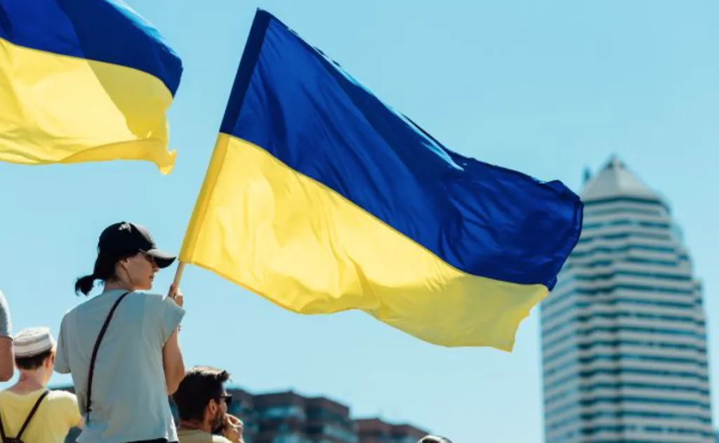 Як привітати з Днем Державного прапора: вітання та листівки