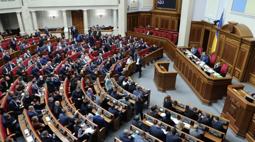 Верховна Рада збільшує податки: чого чекати вже з 1 жовтня