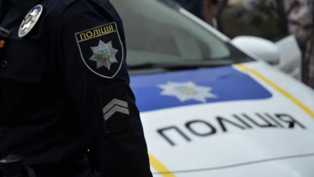 На Сумщині пенсіонер випав з вікна на 5 поверсі й загинув