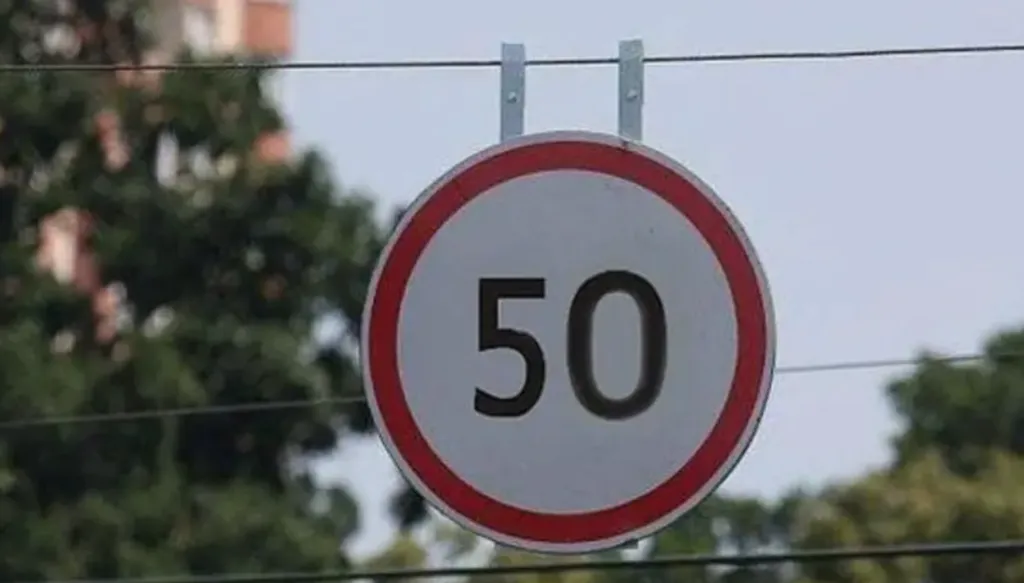 В Україні з 1 листопада не можна перевищувати швидкість у 50 км/г в містах