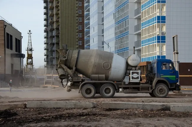 Чому та для чого варто замовити бетон з доставкою?