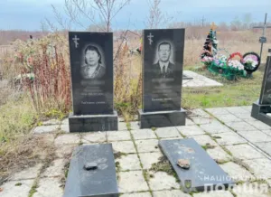 У Ворожбі вандалка потрощила пам'ятники та могили на кладовищі