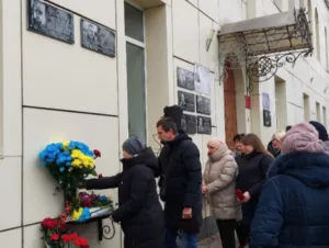 В Лебедині встановили чергову меморіальну дошку
