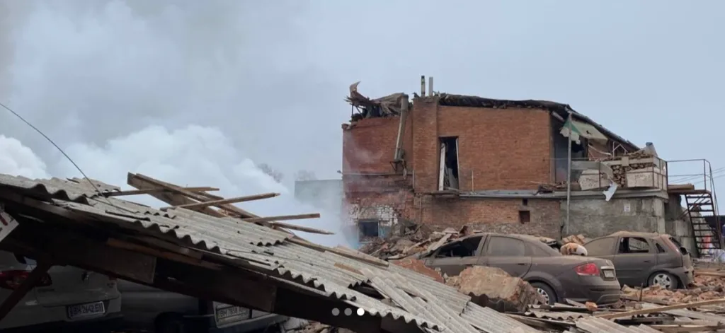 В Сумах через ворожий обстріл сталося декілька пожеж