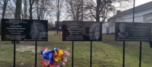 На Сумщині встановили чергову меморіальну дошку