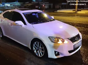 У Сумах водійка Lexus збила жінку на пішохідному переході