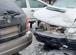 На вулиці Петропавлівській у Сумах майже одночасно сталися дві дорожньо-транспортні пригоди