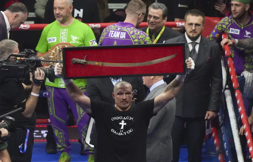 Олександр Усик вдруге переміг Тайсона Ф’юрі та отримав виклик від Дюбуа
