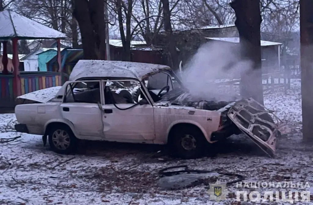 Вчора на Сумщині ворожі дрони атакували поліцейський автомобіль