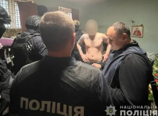 Сумські правоохоронці викрили кримінального авторитета у місцевому СІЗО
