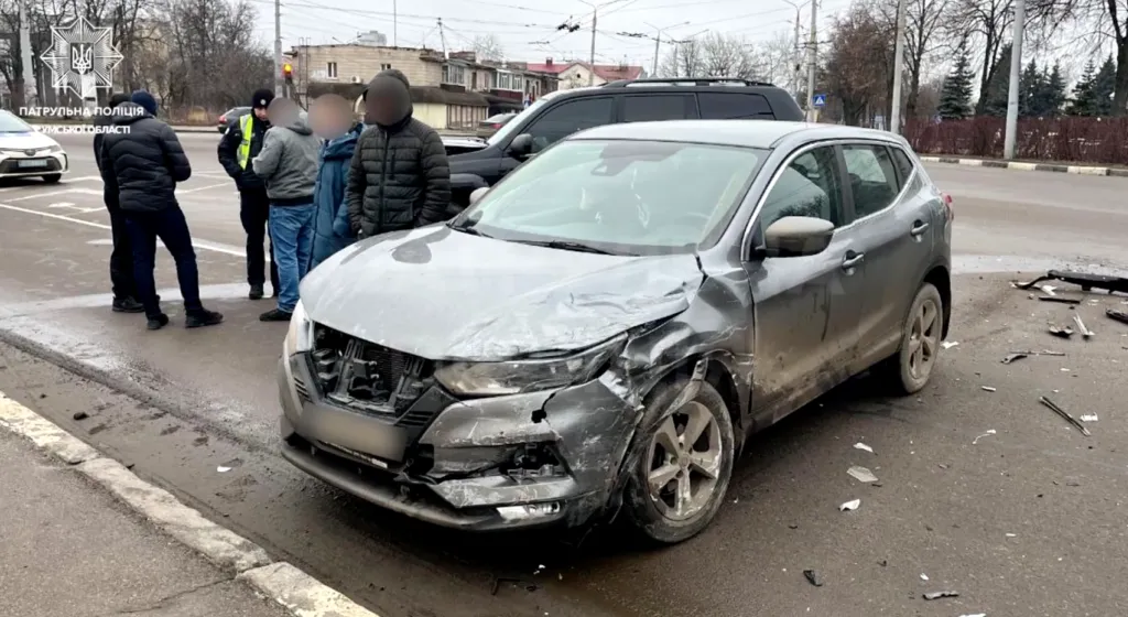 У Сумах сталася аварія за участю Lexus і Nissan Qashqai
