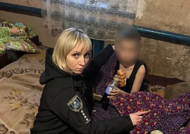 На Сумщині через неналежні умови проживання правоохоронці вилучили дитину з родини