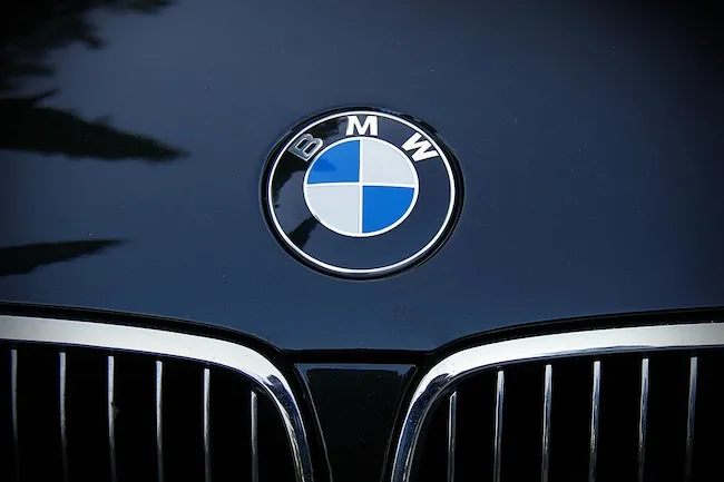Огляд новітньої BMW i5: технології, дизайн та продуктивність електромобіля