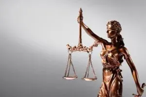 Розлучення через суд в Україні: процедура, особливості та онлайн-варіанти