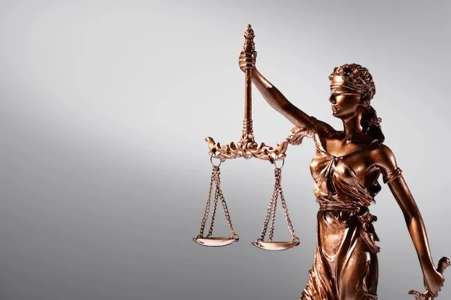 Розлучення через суд в Україні: процедура, особливості та онлайн-варіанти