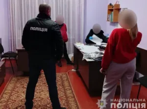 На Сумщині викрито заступницю директора училища на хабарництві