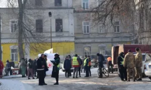 Роботи з ліквідації наслідків атаки безпілотників у Сумах тривають