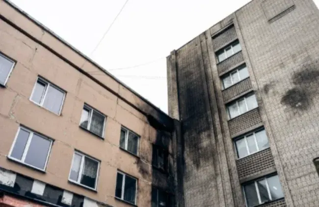 Попри влучання дрона, дитяча поліклініка в Сумах продовжує роботу